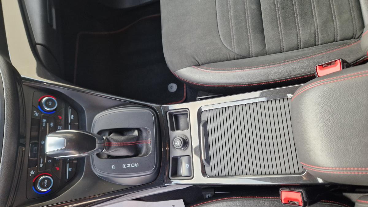 Ford Kuga 2.0 TDCI 180 CV 4WD Powershift ST-Line